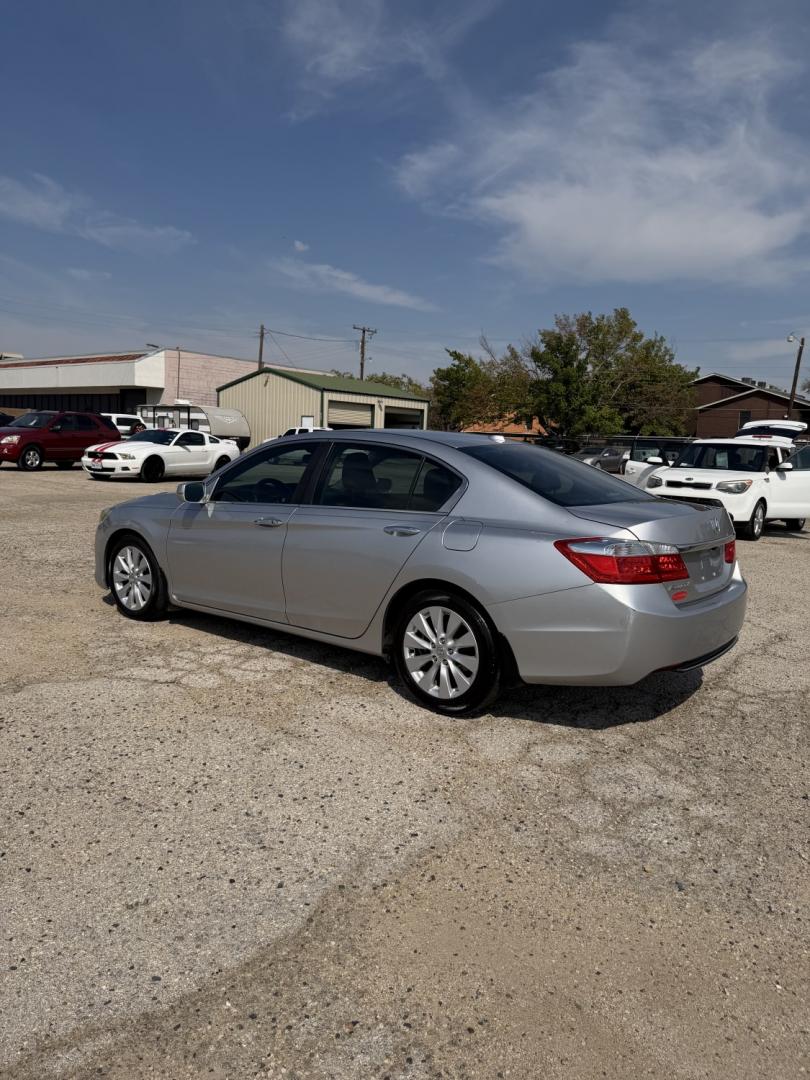 2015 Silver /Black Honda Accord EX-L Sedan (1HGCR2F81FA) with an 2.4L L4 DOHC 16V engine, Automatic transmission, located at 1830 North Belt Line Road, Irving, TX, 75061, (469) 524-0199, 32.834373, -96.993584- Photo#3