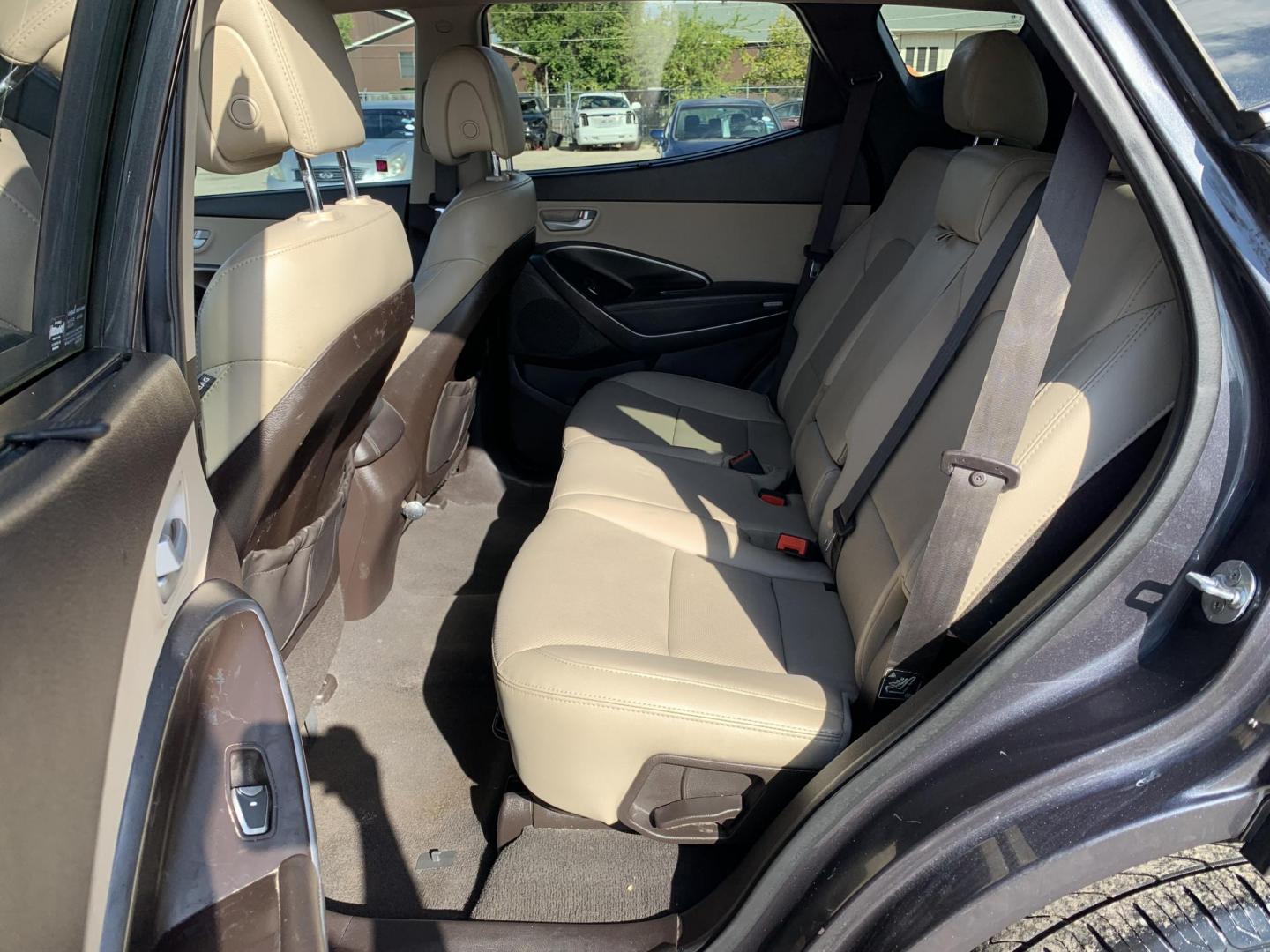 2017 Gray /Black Hyundai Santa Fe Sport 2.4 FWD (5XYZU3LB8HG) with an 2.4L L4 DOHC 16V engine, AUTOMATIC transmission, located at 1830 North Belt Line Road, Irving, TX, 75061, (469) 524-0199, 32.834373, -96.993584 - Photo#8