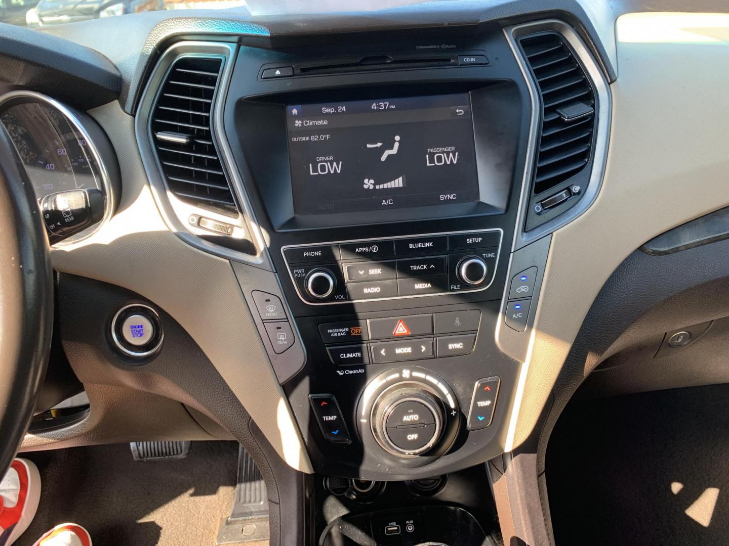 2017 Gray /Black Hyundai Santa Fe Sport 2.4 FWD (5XYZU3LB8HG) with an 2.4L L4 DOHC 16V engine, AUTOMATIC transmission, located at 1830 North Belt Line Road, Irving, TX, 75061, (469) 524-0199, 32.834373, -96.993584 - Photo#12