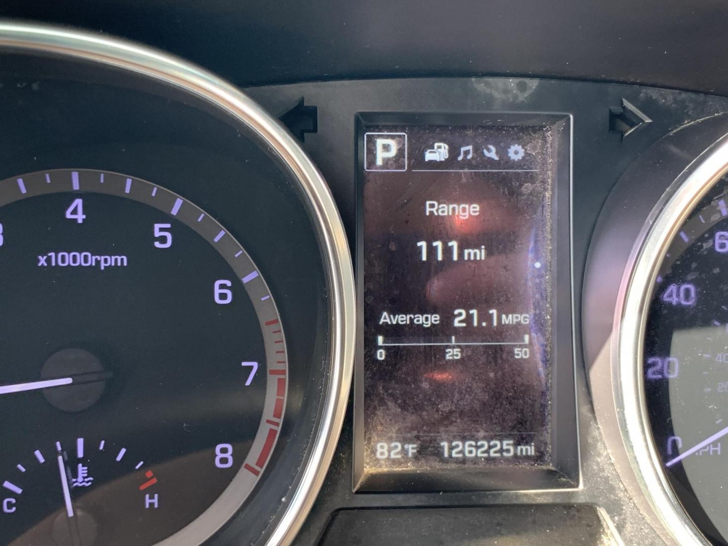 2017 Gray /Black Hyundai Santa Fe Sport 2.4 FWD (5XYZU3LB8HG) with an 2.4L L4 DOHC 16V engine, AUTOMATIC transmission, located at 1830 North Belt Line Road, Irving, TX, 75061, (469) 524-0199, 32.834373, -96.993584 - Photo#15