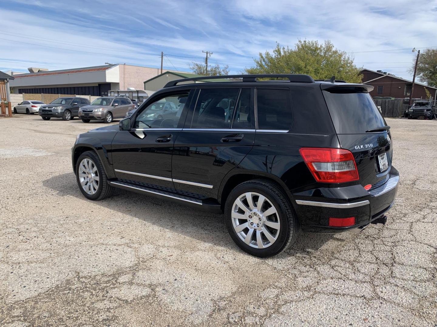2011 Black /Black Mercedes-Benz GLK-Class GLK350 (WDCGG5GB1BF) with an v6 3.5L FI DOHC 213 CID engine, Automatic transmission, located at 1830 North Belt Line Road, Irving, TX, 75061, (469) 524-0199, 32.834373, -96.993584 - Photo#3