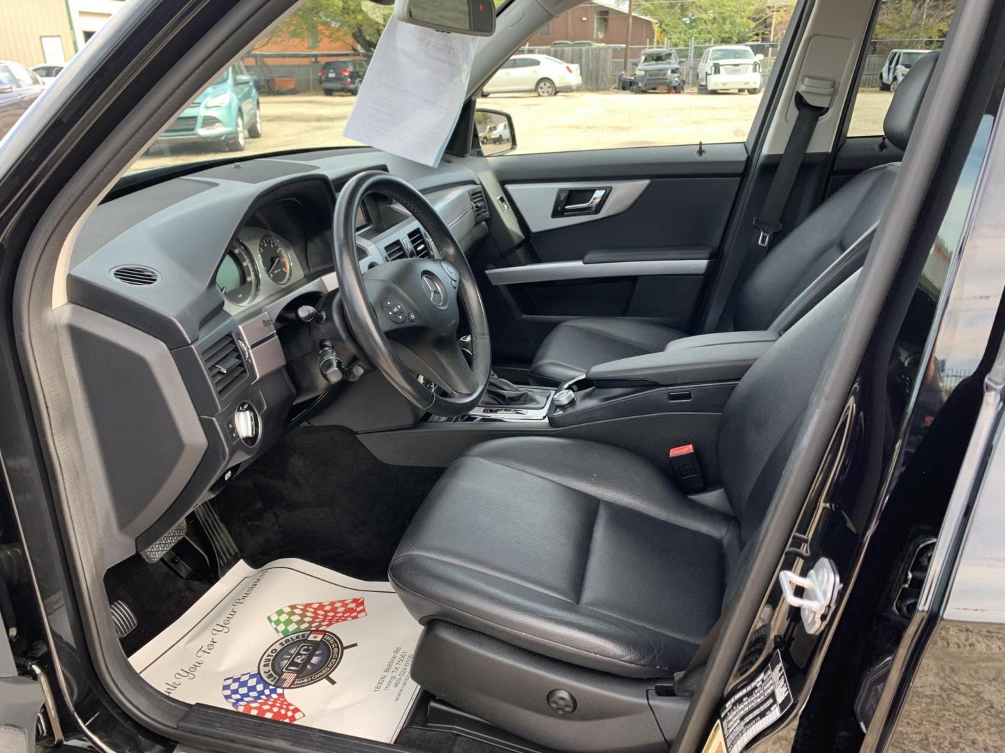 2011 Black /Black Mercedes-Benz GLK-Class GLK350 (WDCGG5GB1BF) with an v6 3.5L FI DOHC 213 CID engine, Automatic transmission, located at 1830 North Belt Line Road, Irving, TX, 75061, (469) 524-0199, 32.834373, -96.993584 - Photo#7