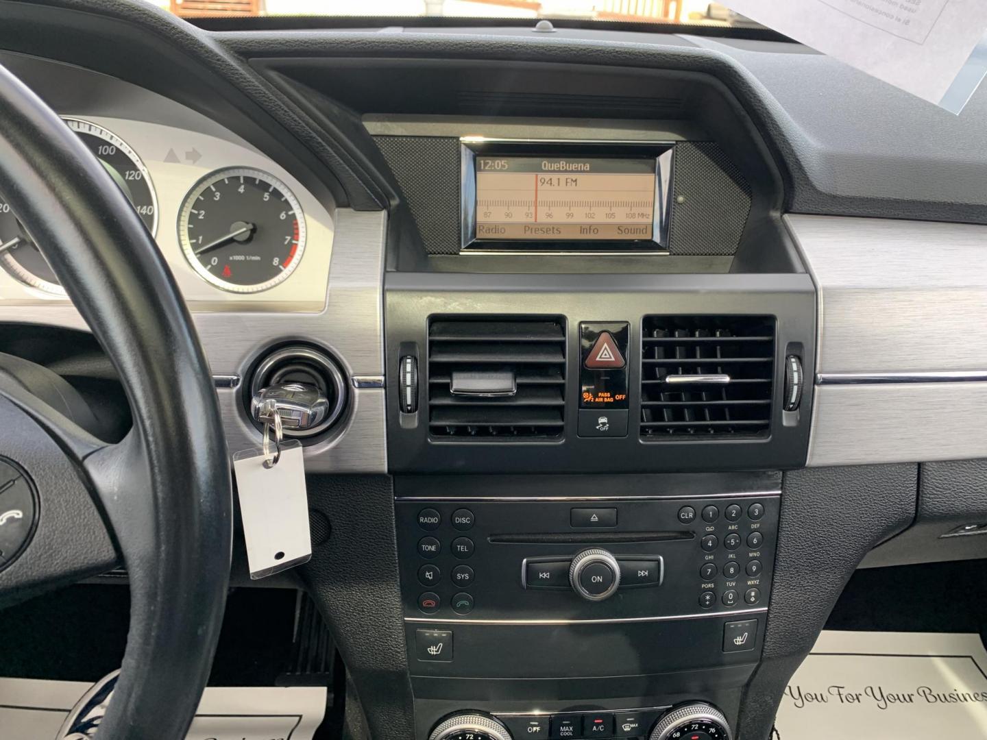 2011 Black /Black Mercedes-Benz GLK-Class GLK350 (WDCGG5GB1BF) with an v6 3.5L FI DOHC 213 CID engine, Automatic transmission, located at 1830 North Belt Line Road, Irving, TX, 75061, (469) 524-0199, 32.834373, -96.993584 - Photo#13