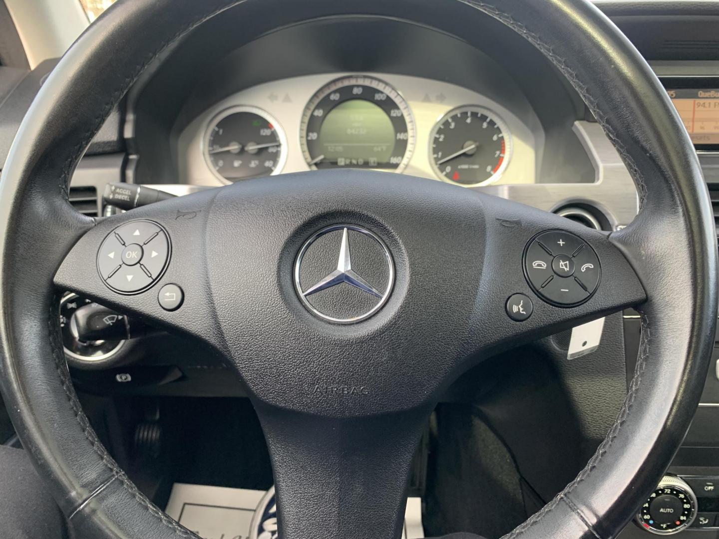 2011 Black /Black Mercedes-Benz GLK-Class GLK350 (WDCGG5GB1BF) with an v6 3.5L FI DOHC 213 CID engine, Automatic transmission, located at 1830 North Belt Line Road, Irving, TX, 75061, (469) 524-0199, 32.834373, -96.993584 - Photo#15