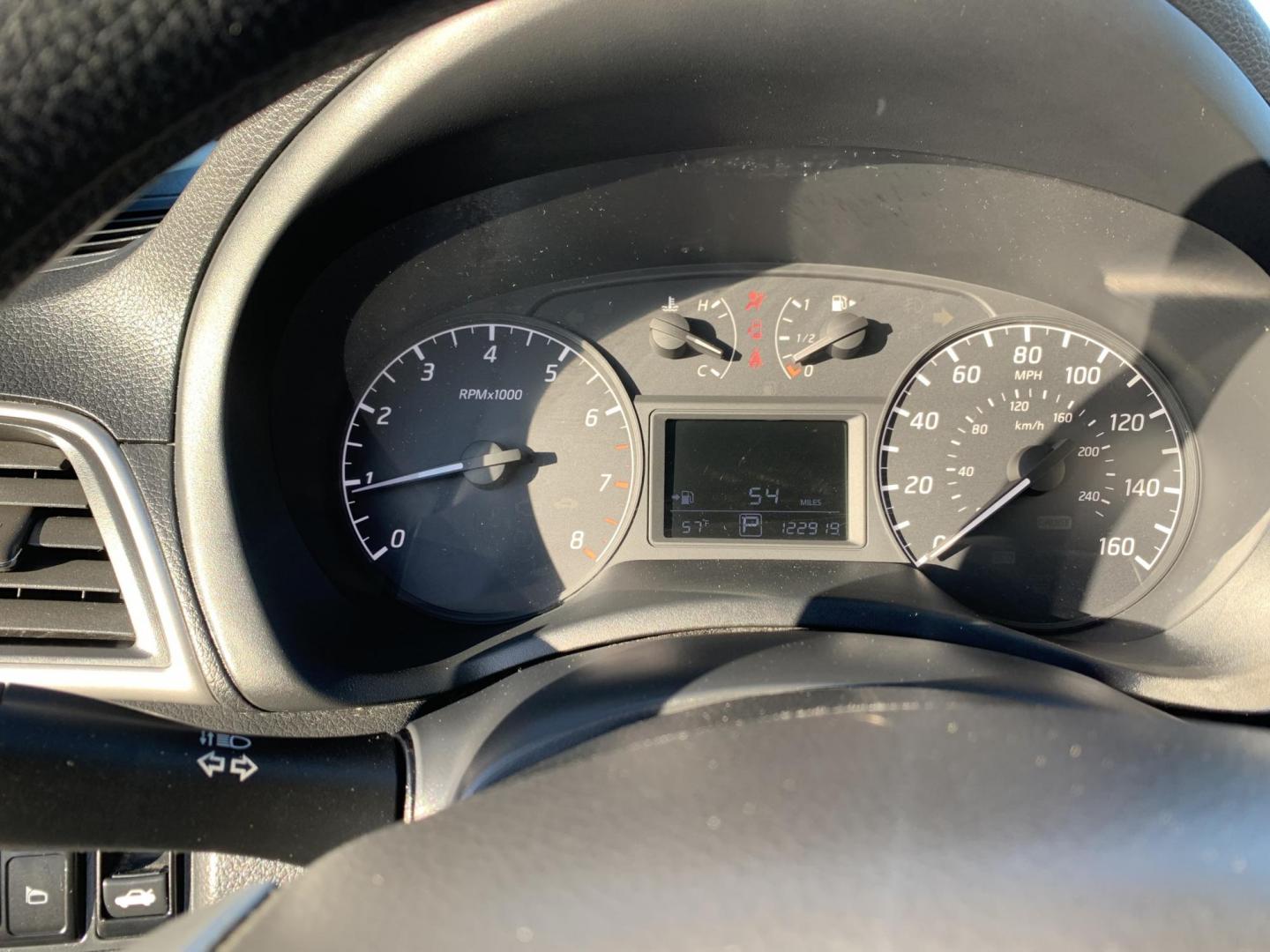 2017 Gray /Black Nissan Sentra S (3N1AB7AP5HY) with an 1.8L L4 SFI DOHC 16V engine, AUTOMATIC transmission, located at 1830 North Belt Line Road, Irving, TX, 75061, (469) 524-0199, 32.834373, -96.993584 - Photo#12