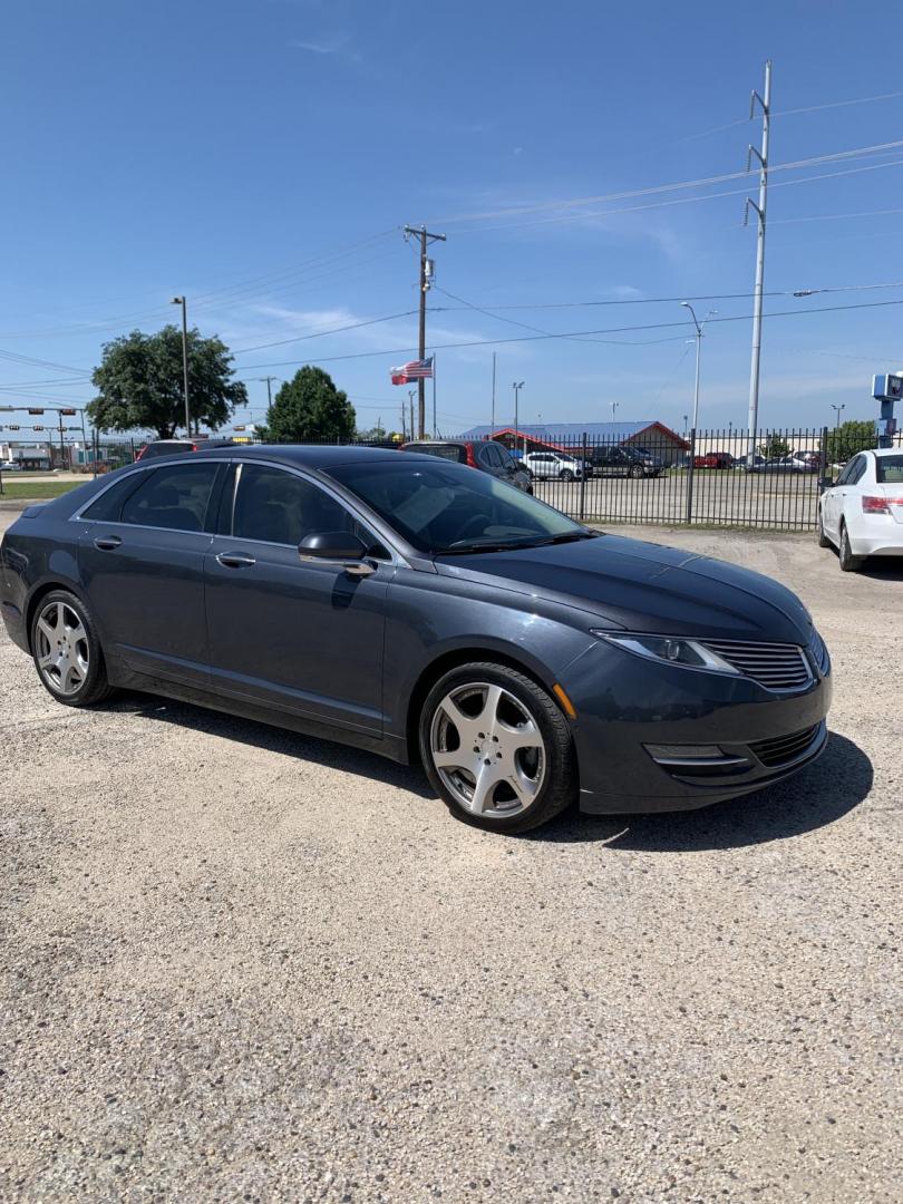 2014 Gray Lincoln MKZ FWD (3LN6L2G92ER) with an 2.0L L4 DOHC 16V engine, Automatic transmission, located at 1830 North Belt Line Road, Irving, TX, 75061, (469) 524-0199, 32.834373, -96.993584 - COMING SOON COMING SOON COMING SOON - Photo#5