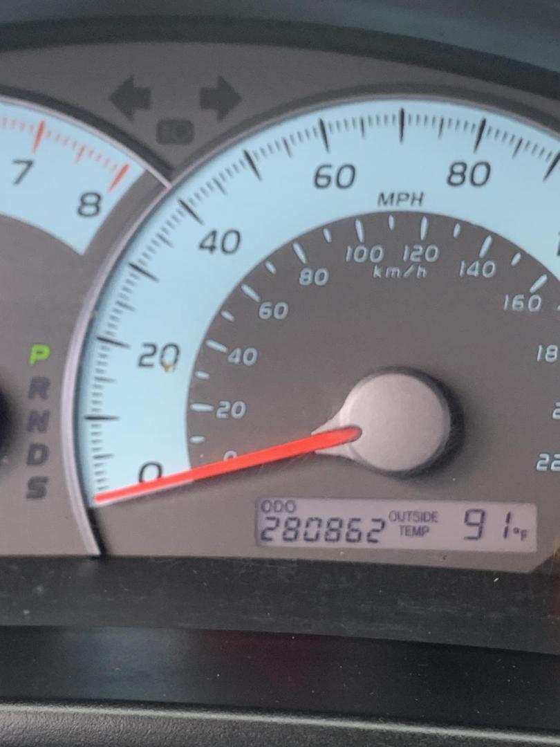 2011 SILVER /Black Toyota Camry SE (4T1BF3EK3BU) with an 2.5L L4 DOHC 16V engine, Automatic transmission, located at 1830 North Belt Line Road, Irving, TX, 75061, (469) 524-0199, 32.834373, -96.993584 - Photo#8