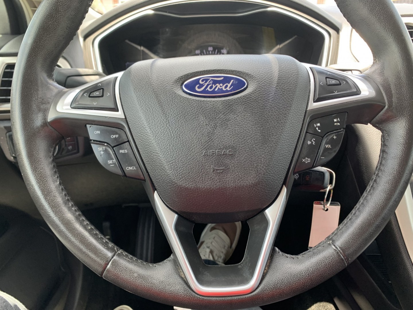 2016 Silver /Black Ford Fusion SE (3FA6P0HD5GR) with an 1.5L L4 DOHC 16V engine, Automatic transmission, located at 1830 North Belt Line Road, Irving, TX, 75061, (469) 524-0199, 32.834373, -96.993584- Photo#14